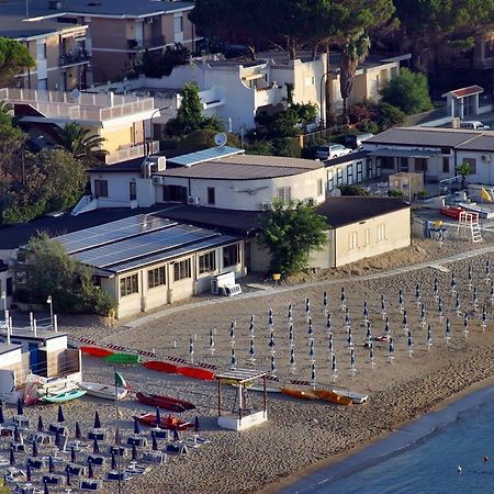 Il Gabbiano Hotel Staletti Exterior photo