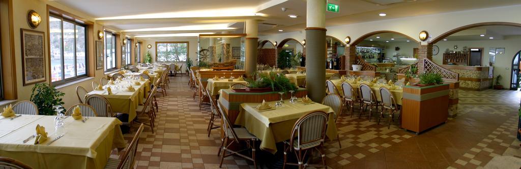 Il Gabbiano Hotel Staletti Exterior photo