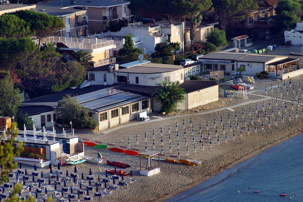 Il Gabbiano Hotel Staletti Exterior photo