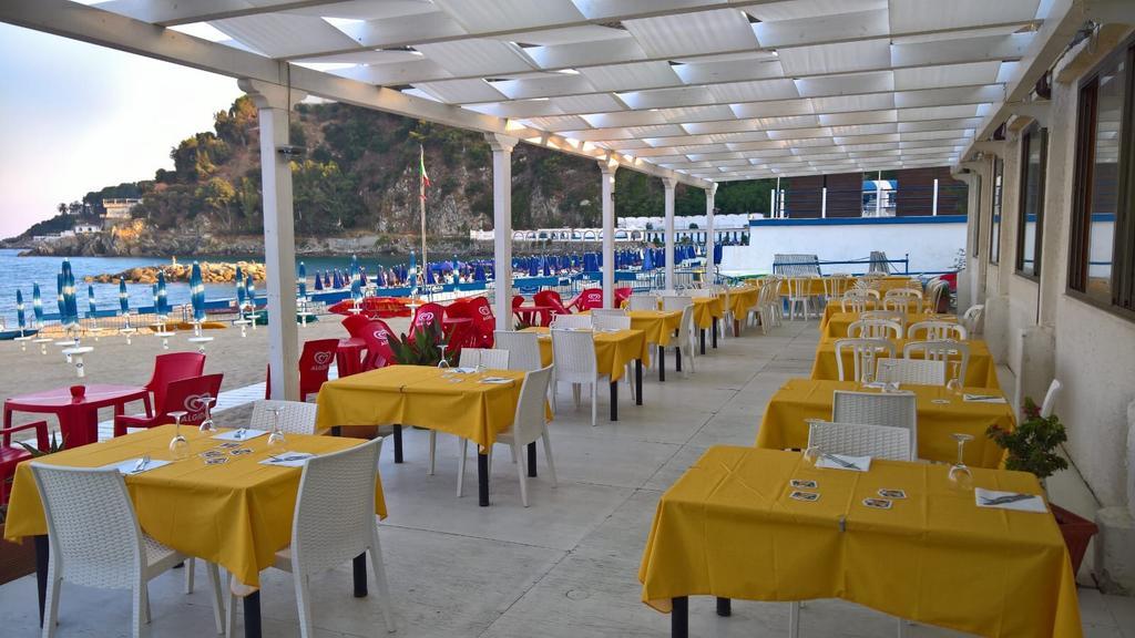 Il Gabbiano Hotel Staletti Exterior photo